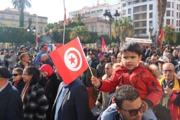 ثورة تونس في ذكراها العاشرة: جدل التقويم والإنجاز